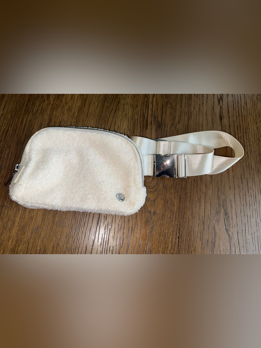 Lululemon Everywhere Belt Bag Plush Fleece 1L - Ivory/Silver (Like New)